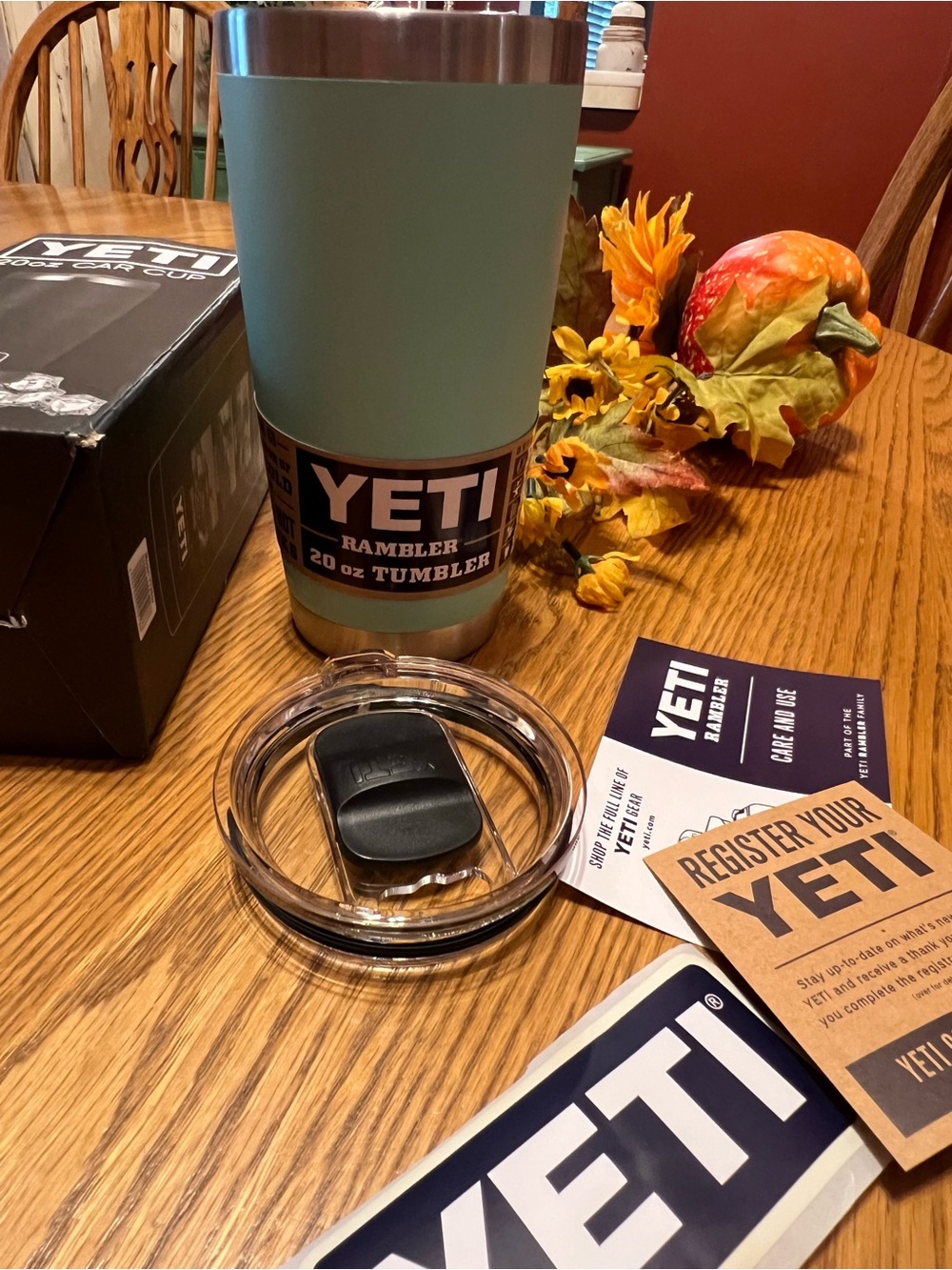 YETI 20 Oz Rambler Tumbler Car Cup With Lid Seafoam - NWT! 🍂